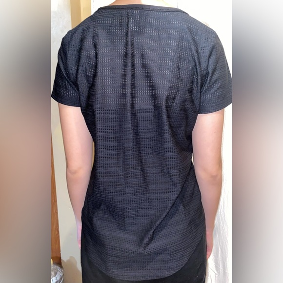 Black Under Armour shirt - Picture 2 of 3